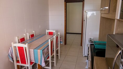 Apto 305 Aconchegante para Passeio ou Trabalho com Sacada