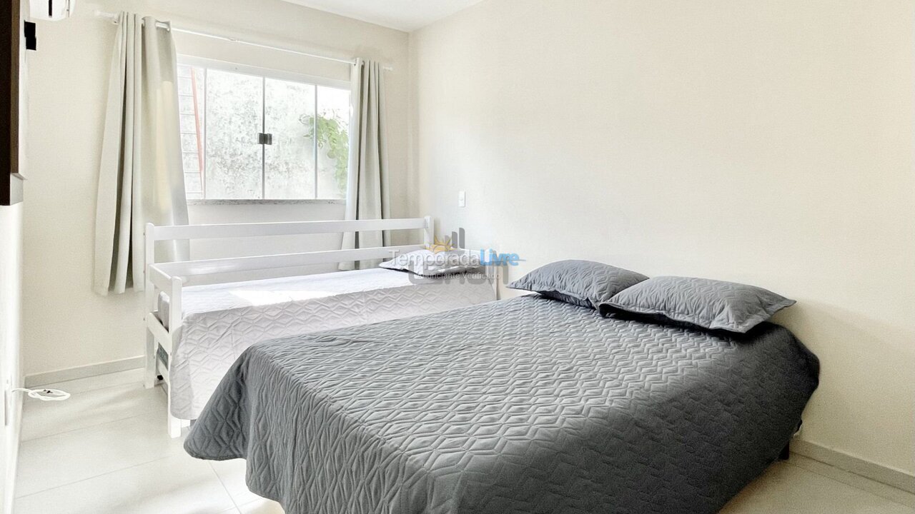 Apartamento para aluguel de temporada em Bombinhas (Praia de Bombas)