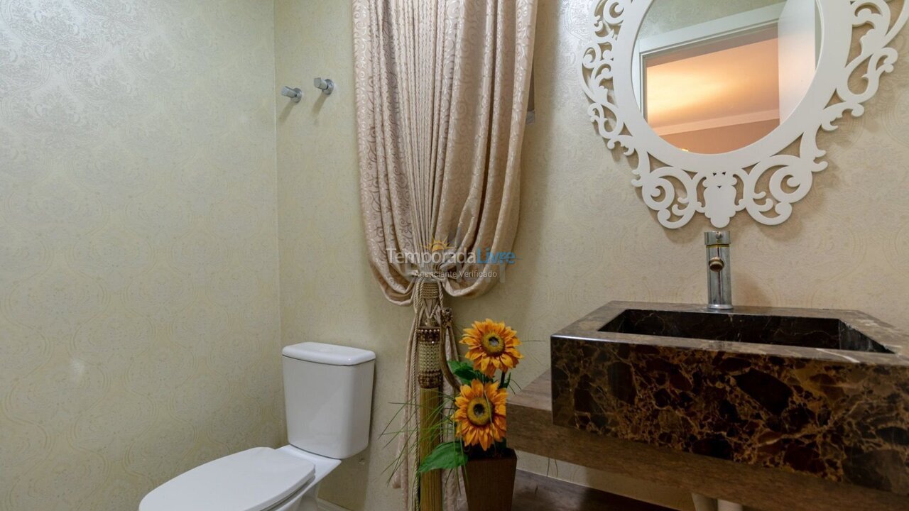 Apartment for vacation rental in Bombinhas (Praia de Bombas)