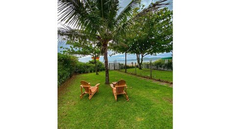 148 - Casa pé na areia Mariscal com 04 dormitórios