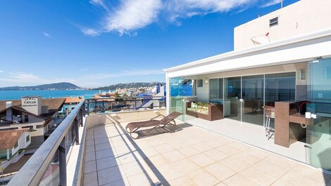 Hermoso Penthouse 4 Suites Vista Mar, para hasta 12 personas en Bombinhas