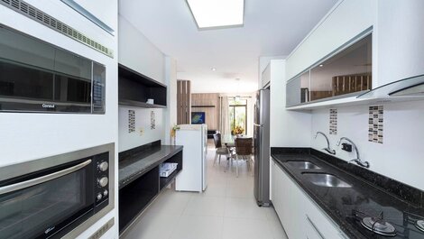 TRIPLEX WITH POOL FACING THE SEA 🏊🏻‍♂️🌊☀️ 04 ROOMS, 10 PEOPLE IN BOMBAS