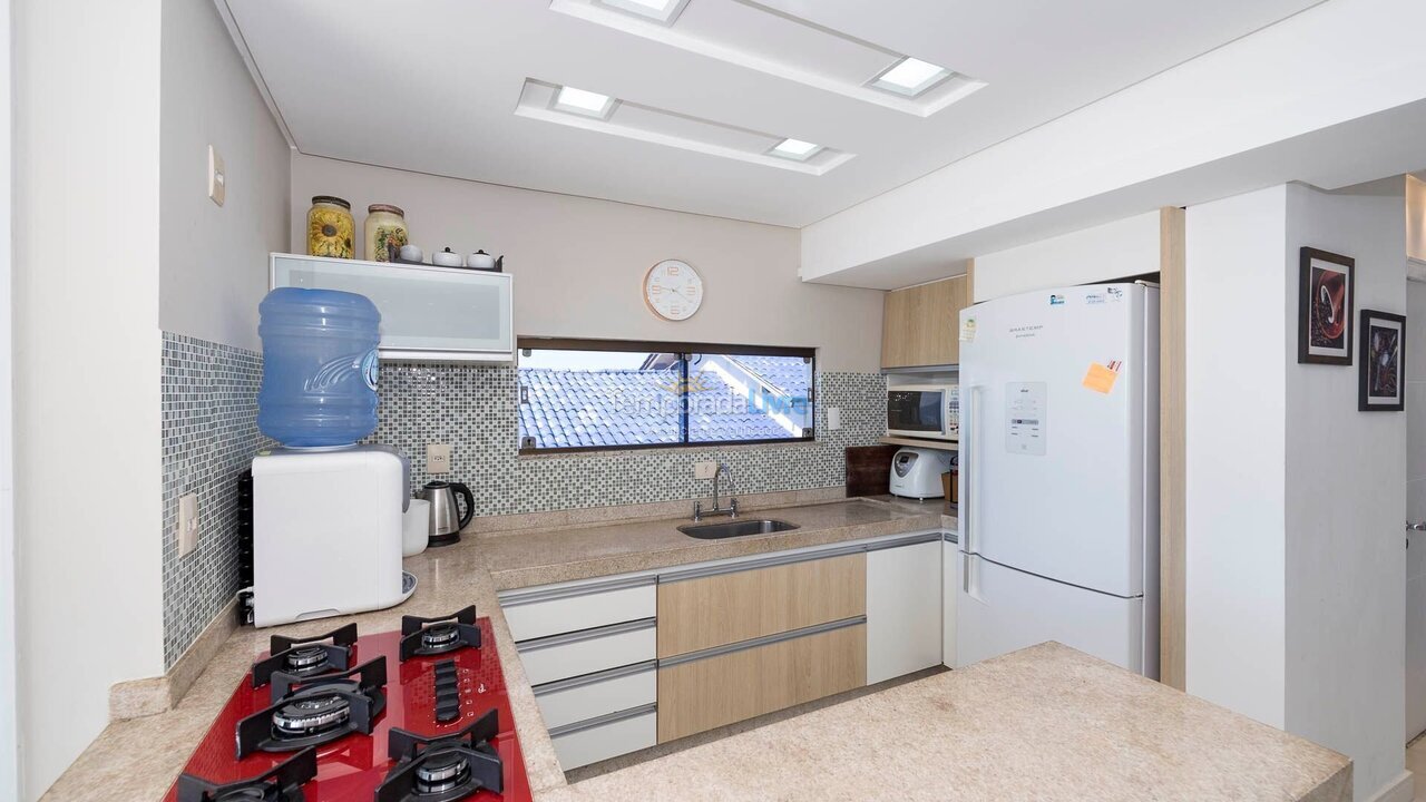 Apartamento para alquiler de vacaciones em Bombinhas (Praia de Bombas)