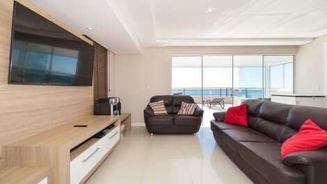 Hermoso Penthouse 4 Suites Vista Mar, para hasta 12 personas en Bombinhas