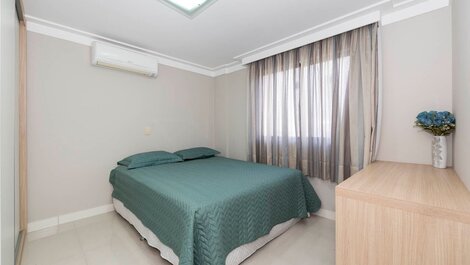 Hermoso Penthouse 4 Suites Vista Mar, para hasta 12 personas en Bombinhas