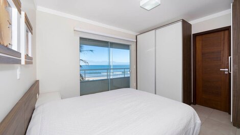 066A - Fabulosa Casa Frente ao Mar com 04 quartos, para até 10...