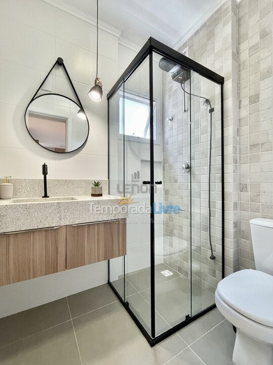 Apartamento para aluguel de temporada em Bombinhas (Praia de Bombas)