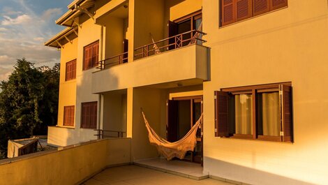 Apto 205 Aconchegante com Grande Varanda