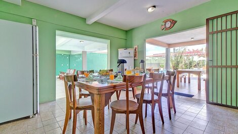 Casa com Piscina na Praia do Iguape by Carpediem