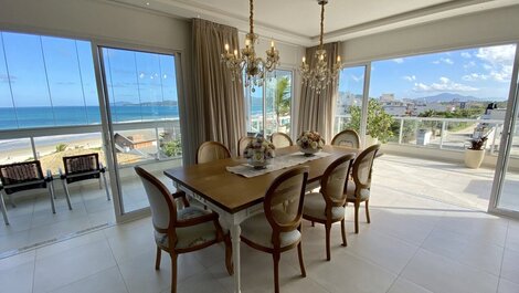 163 - Linda Cob High Standard, Cond with pool, 50m from the beach