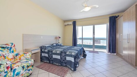 04JR - Duplex Facing the Sea, 03 rooms for 8 people in Bombas