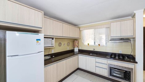 04JR - Duplex Facing the Sea, 03 rooms for 8 people in Bombas