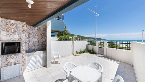 04JR - Duplex Facing the Sea, 03 rooms for 8 people in Bombas