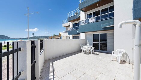 04JR - Duplex Facing the Sea, 03 rooms for 8 people in Bombas