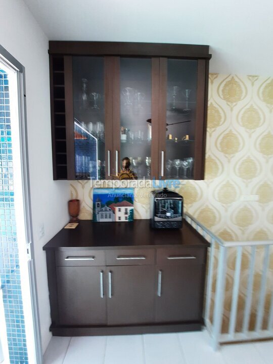 Apartamento para aluguel de temporada em Matinhos (Paraná)