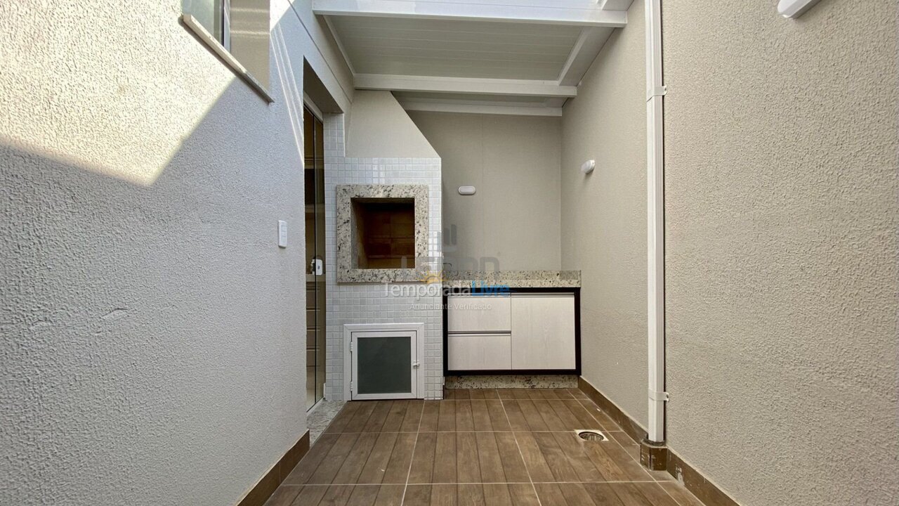 Apartamento para aluguel de temporada em Bombinhas (Praia de Bombas)