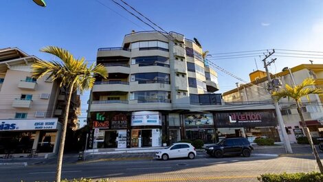 132 - Ubicado en Avenida Principal de Bombas - Apartamento con 02...