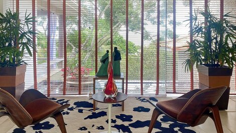 Mansão com 5 suítes para aluguel de temporada em Búzios