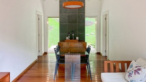 Mansão com 5 suítes para aluguel de temporada em Búzios