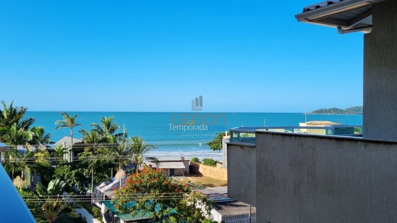 Apartamento para aluguel de temporada em Bombinhas (Praia de Bombas)