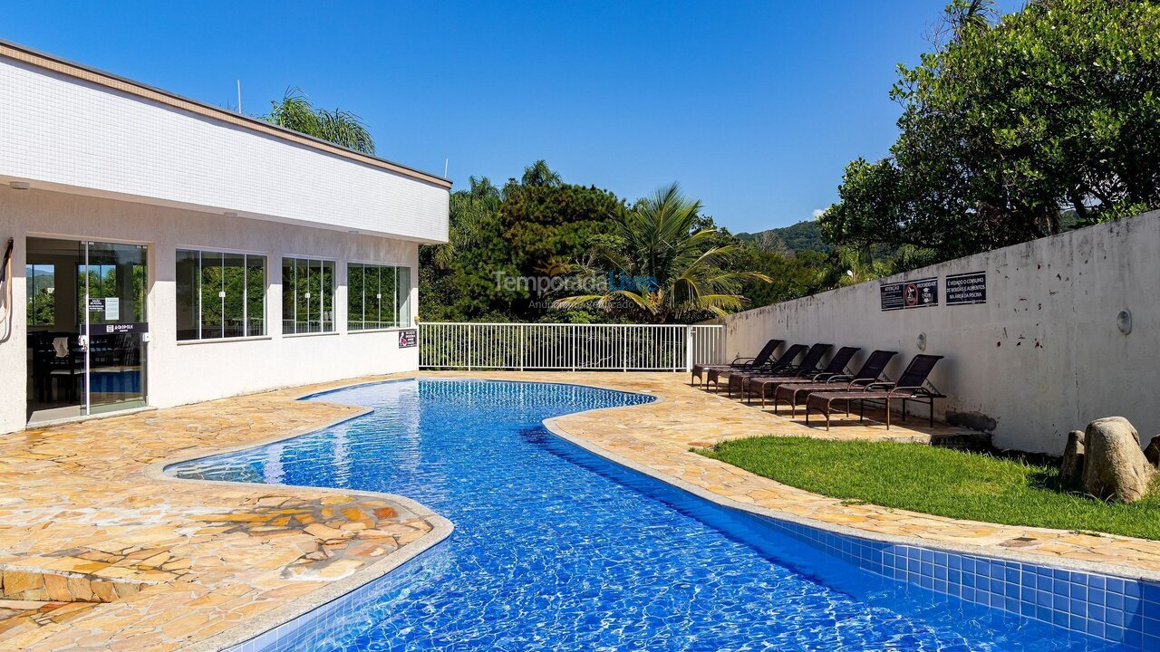 Apartamento para aluguel de temporada em Bombinhas (Praia de Quatro Ilhas)