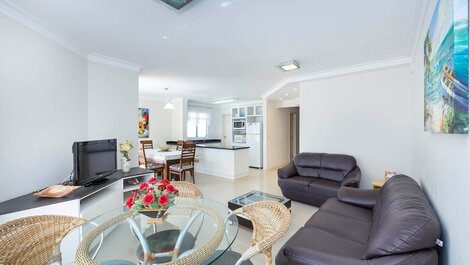 Excellent 3 bedroom apartment 70 meters from the MAR in Bombas...