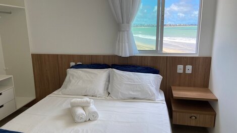 -Flat c/ 2 Suítes e wifi - Pé na areia no Bessa