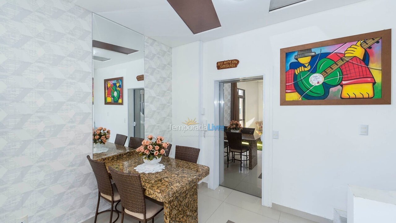 Apartment for vacation rental in Bombinhas (Praia de Bombas)