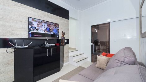 Excellent Triplex apartment in upscale gated community