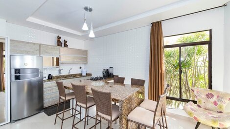 Excellent Triplex apartment in upscale gated community