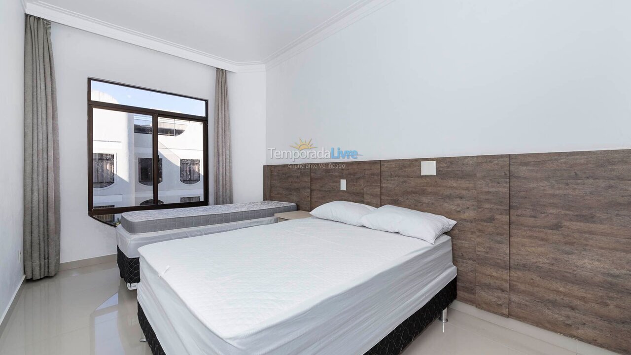 Apartment for vacation rental in Bombinhas (Praia de Bombas)