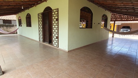 Suite con aire acondicionado para hasta 4 personas en Alcobaça-BA