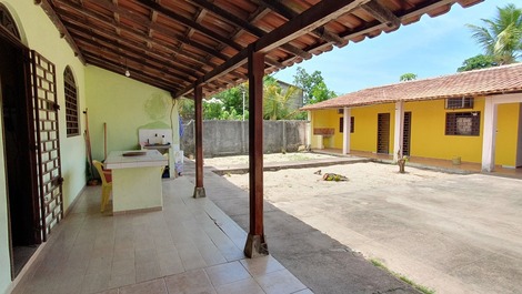 Suite con aire acondicionado para hasta 4 personas en Alcobaça-BA