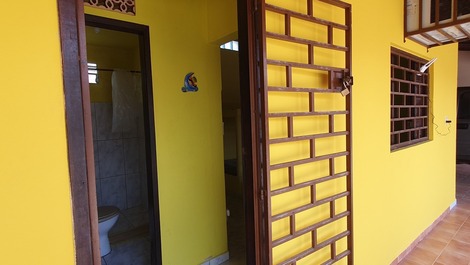 Suite con aire acondicionado para hasta 4 personas en Alcobaça-BA