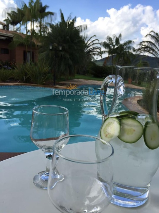 Granja para alquiler de vacaciones em Amparo (Jardim São Sebastião)