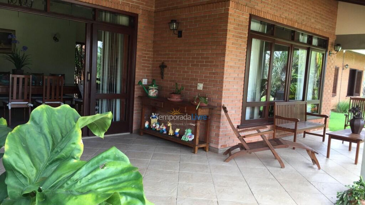 Granja para alquiler de vacaciones em Amparo (Jardim São Sebastião)