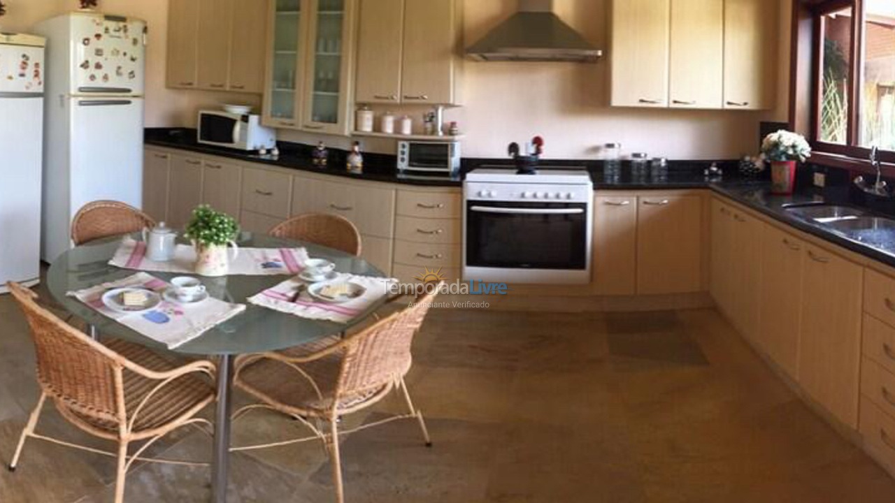 Granja para alquiler de vacaciones em Amparo (Jardim São Sebastião)