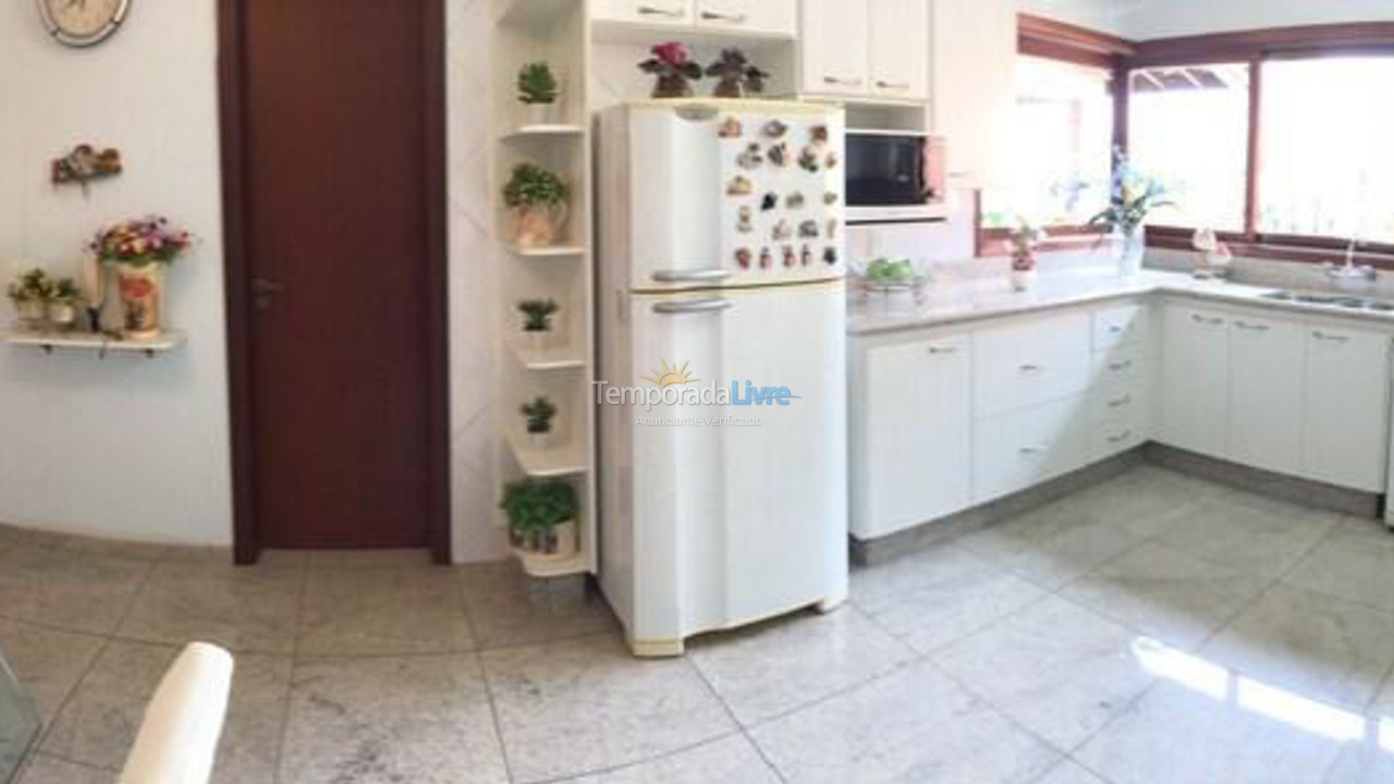 Granja para alquiler de vacaciones em Amparo (Jardim São Sebastião)