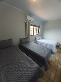 Casa NOVA para Temporada condomínio fechado próximo a Guarajuba