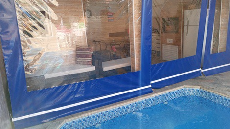 Modern and Cozy House, Heated Pool and Fireplace 50 meters from the Beach