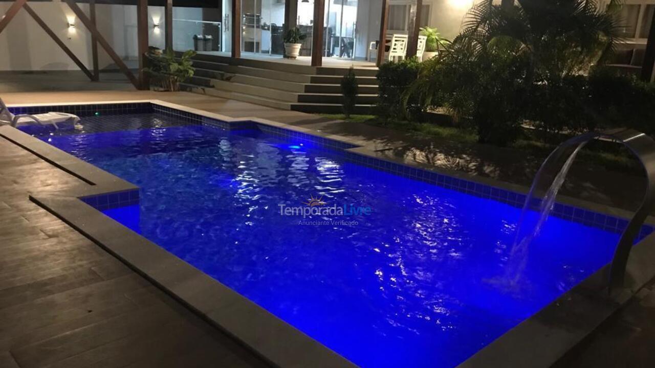 Casa para aluguel de temporada em Camaçari (Praia de Guarajuba)