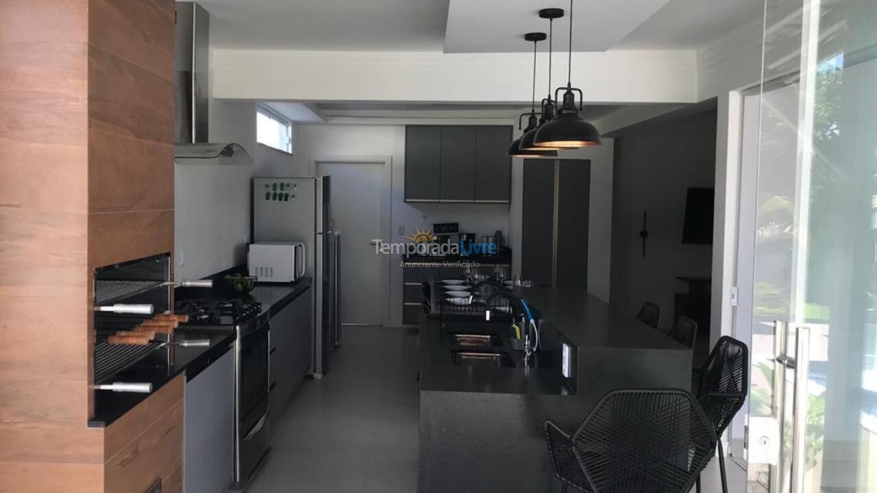 Casa para aluguel de temporada em Camaçari (Praia de Guarajuba)