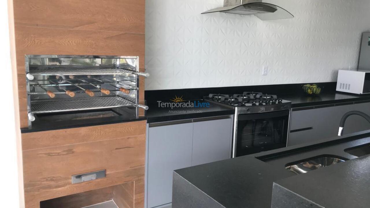 Casa para aluguel de temporada em Camaçari (Praia de Guarajuba)