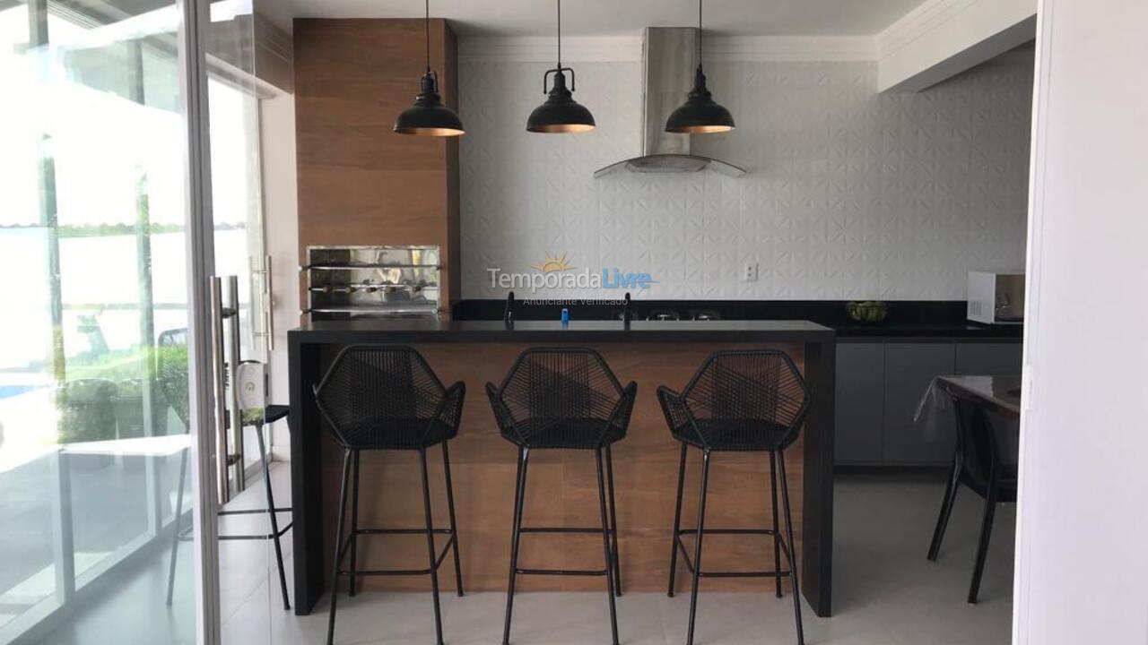 Casa para aluguel de temporada em Camaçari (Praia de Guarajuba)