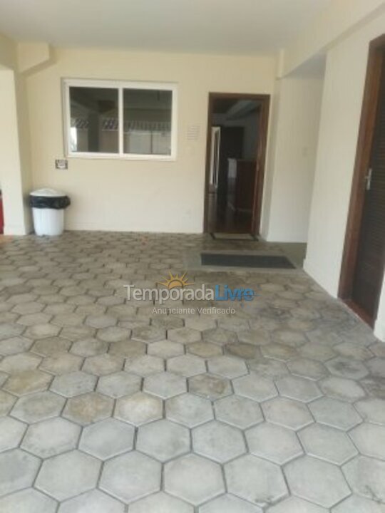 Casa para aluguel de temporada em Ubatuba (Praia do Cruzeiro)