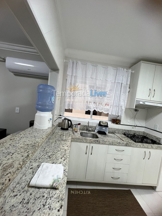 Apartamento para alquiler de vacaciones em Itapema (Meia Praia)