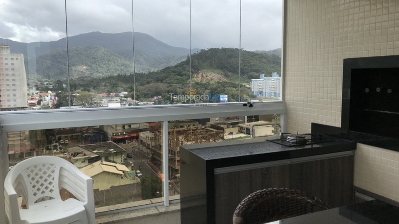 Apartamento para aluguel de temporada em Itapema (Meia Praia)