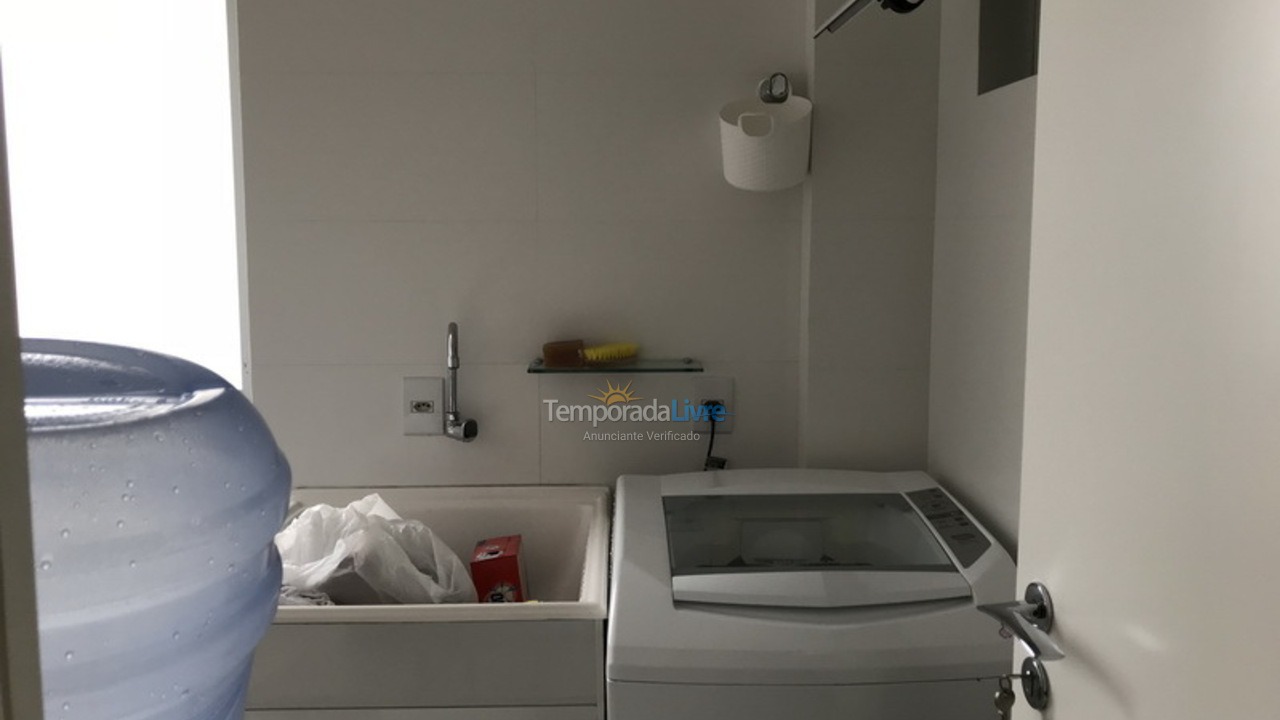 Apartamento para aluguel de temporada em Itapema (Meia Praia)