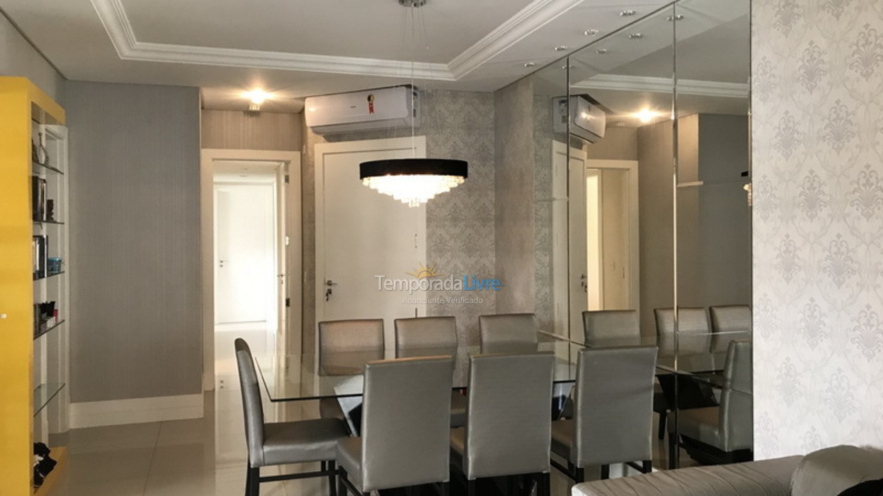 Apartamento para aluguel de temporada em Itapema (Meia Praia)