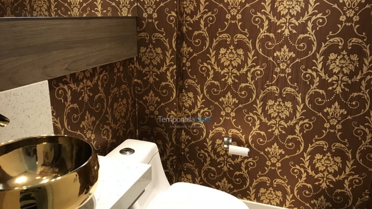 Apartamento para aluguel de temporada em Itapema (Meia Praia)